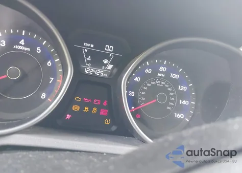 2015 Hyundai Elantra Limited z USA, uszkodzony, nr VIN 5NPDH4AE6FH619421